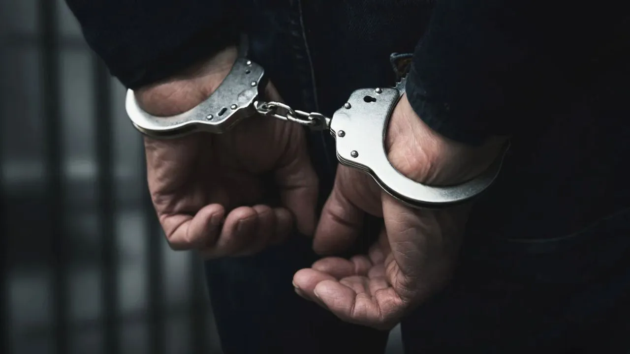 संभल: फर्जी आवंटन मामले में बड़ी कार्रवाई, दो लेखपाल समेत चार चकबंदी कर्मी गिरफ्तार