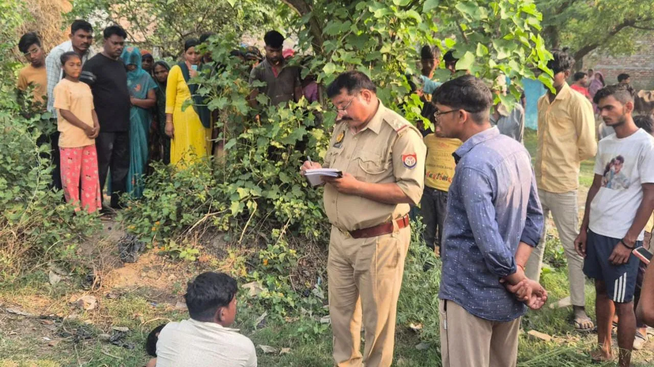 लखीमपुर: हरियाणा से लौटे युवक का घर के पास मिला शव, परिजनों ने जताई हत्या की आशंका  