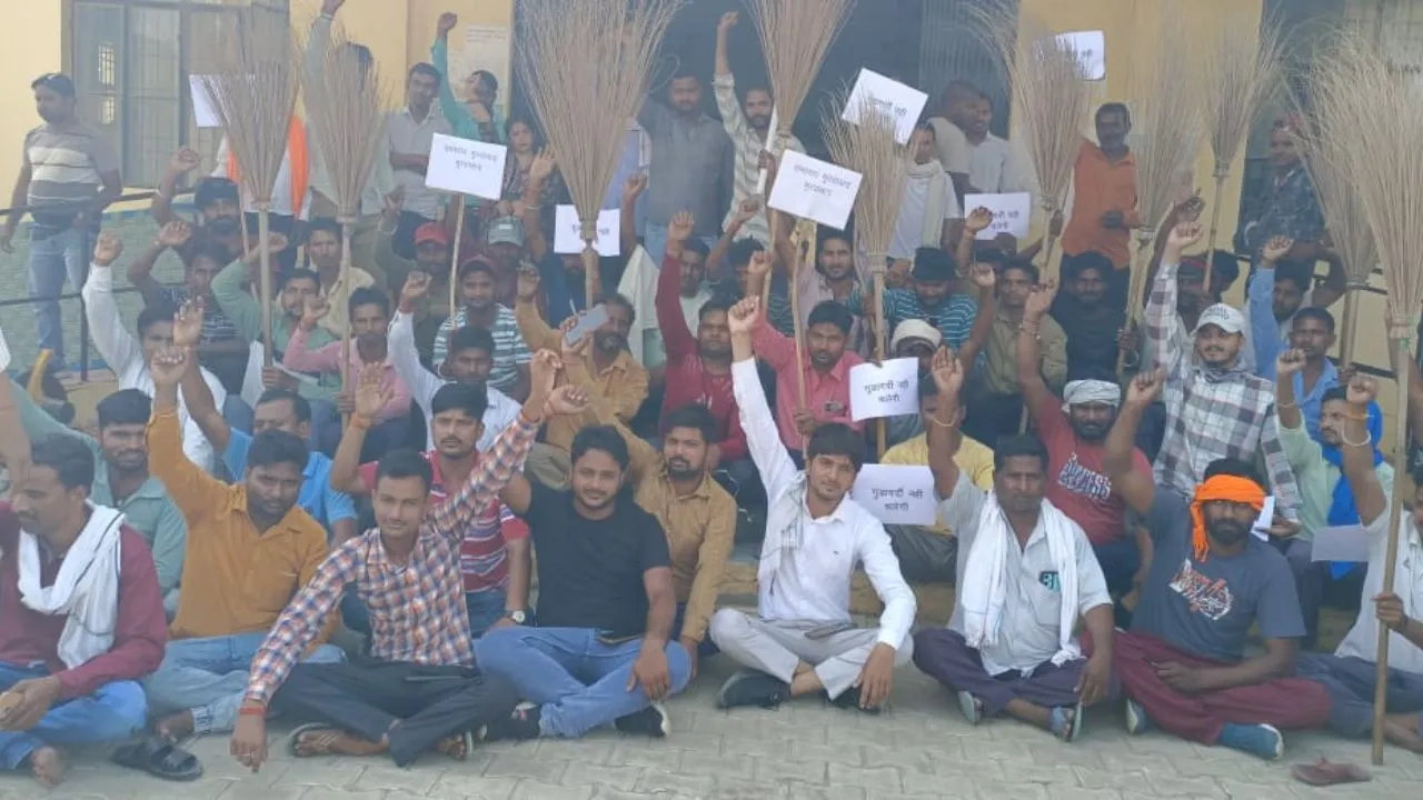 लखीमपुर खीरी: नगर पंचायत कार्यालय में हंगामा, सभासद और लिपिक के बीच कहासुनी के बाद मारपीट