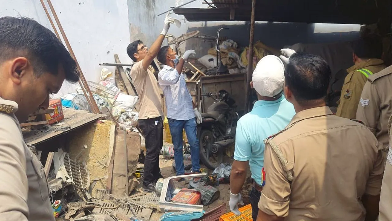 रामपुर: सिलेंडर फटने से कबाड़ी झुलसा, इलाज के दौरान मौत