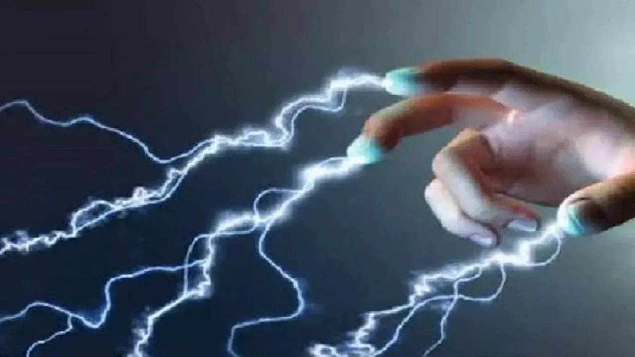 रामपुर: करंट की चपेट में आने से छात्रा झुलसी, हालत गंभीर