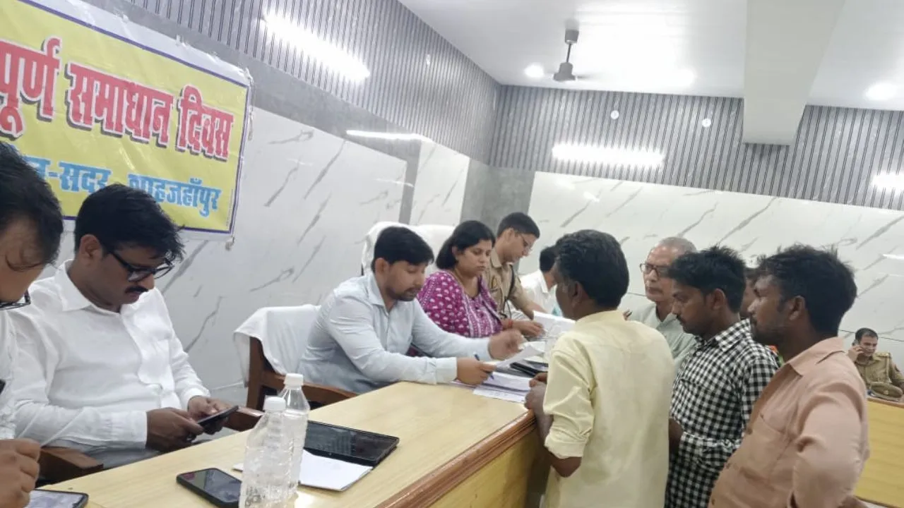शाहजहांपुर: सीडीओ ने सुनीं 37 शिकायतें, मौके पर 2 का ही हो सका निपटारा