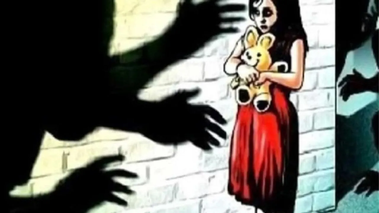 बरेली: 5 साल की मासूम के साथ किशोर ने किया दुष्कर्म, क्षेत्र के लोगों में फैला आक्रोश