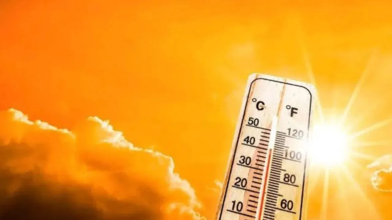 कासगंज: तेज धूप और गर्म हवाओं ने किया बेहाल, घर से निकलना हुआ मुश्किल