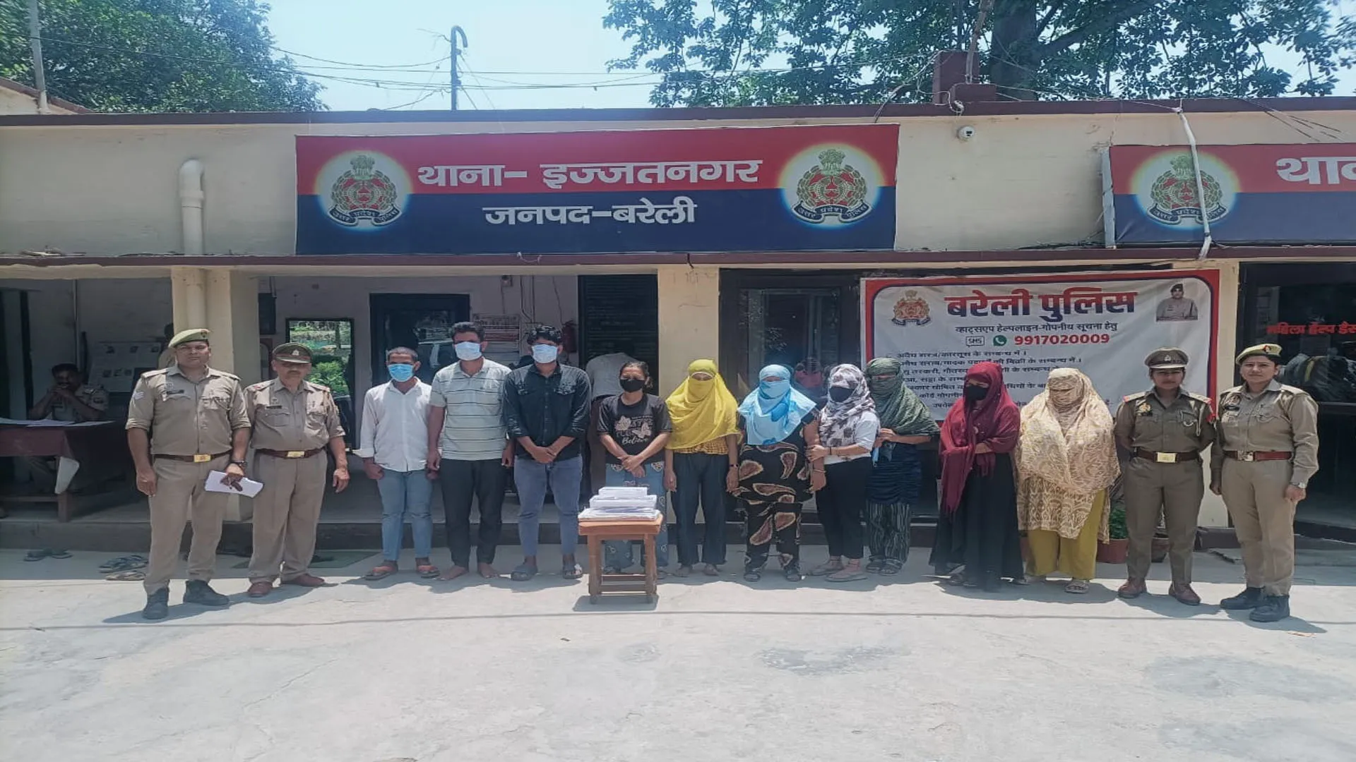 Bareilly: भाजपा ब्लॉक प्रमुख की बहन का होटल था जिस्मफरोशी का अड्डा...सेक्स रैकेट में शामिल 10 गिरफ्तार