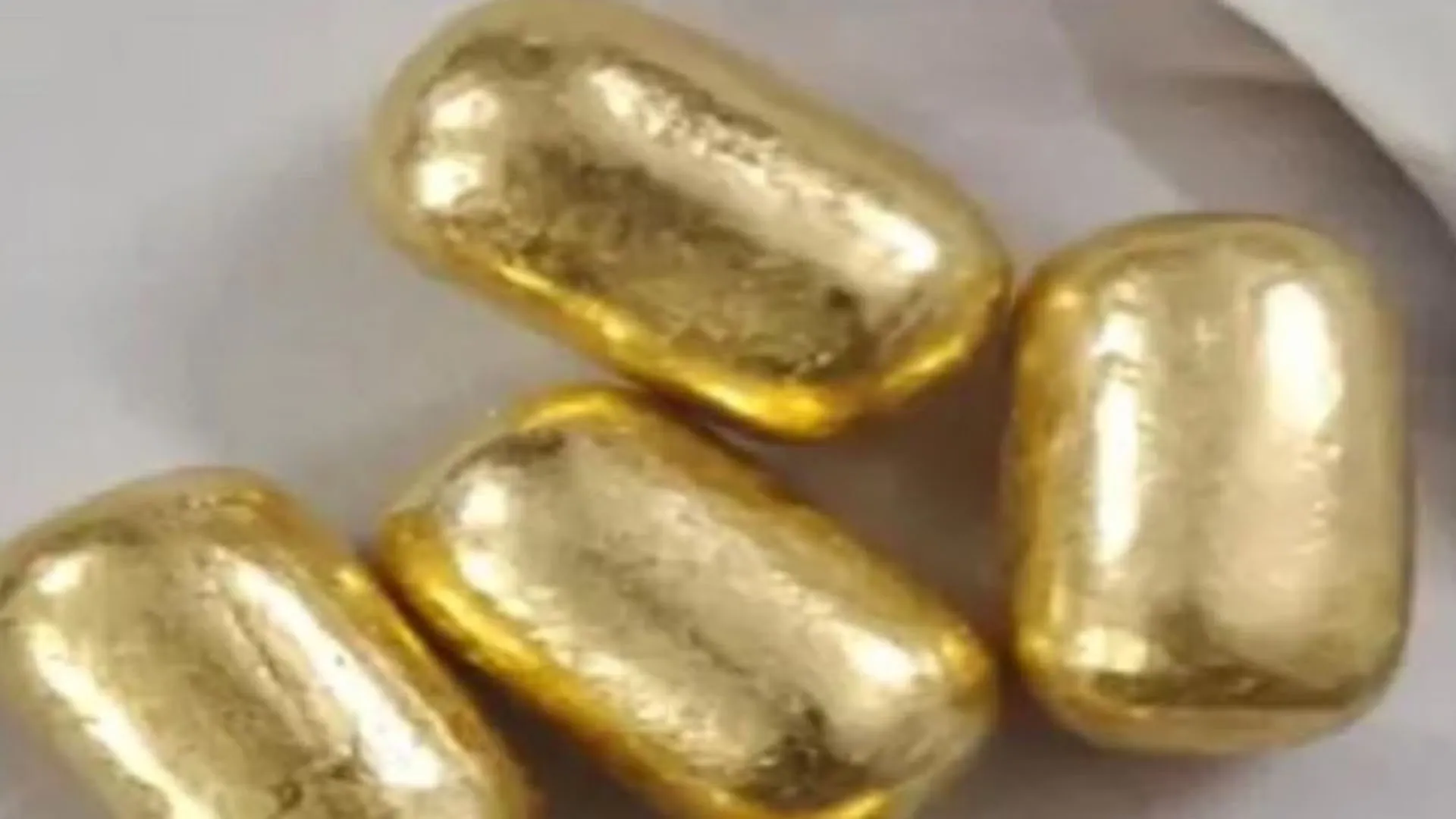 मुरादाबाद: सोना तस्कर मुतल्लिब के पेट से निकला एक कैप्सूल, एक फाइनेंसर को पकड़ा