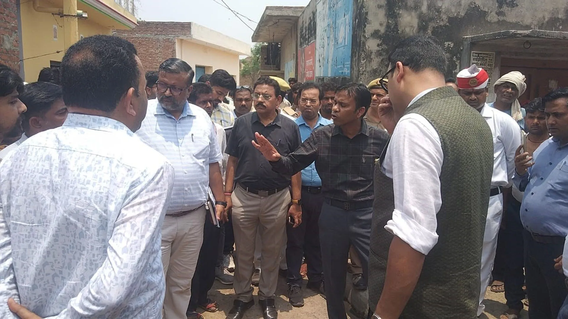 बदायूं: जल जीवन मिशन योजना की विशेष सचिव के निरीक्षण में खुली पोल