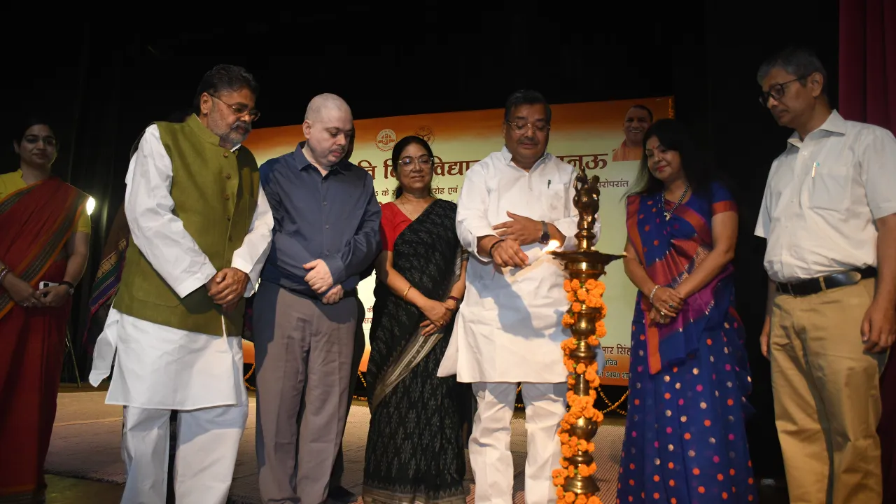 UP News: वरिष्ठ और वयोवृद्ध कलाकारों को मिलेगी विशेष पेंशन, पर्यटन मंत्री जयवीर सिंह ने की घोषणा