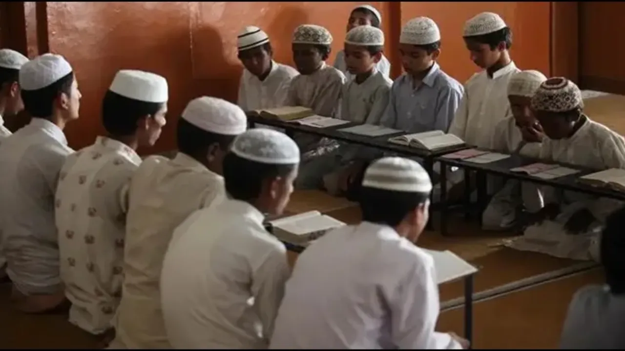 राजधानी के दर्जनों मदरसे रडार पर, मदरसा छात्रवृत्ति हो रही हेराफेरी, रिपोर्ट दर्ज होते ही विभाग के चक्कर लगाने लगे संचालक