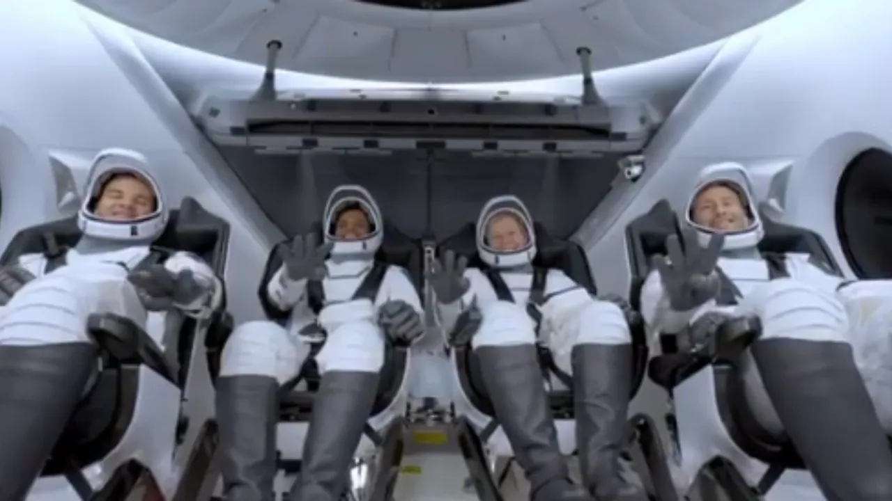Axiom-4 Mission: स्पेस से शुभांशु शुक्ला का सामने आया पहला मैसेज, कहा- 'जय हिंद, जय भारत मेरे कंधे पर मेरा तिरंगा बताता है...'