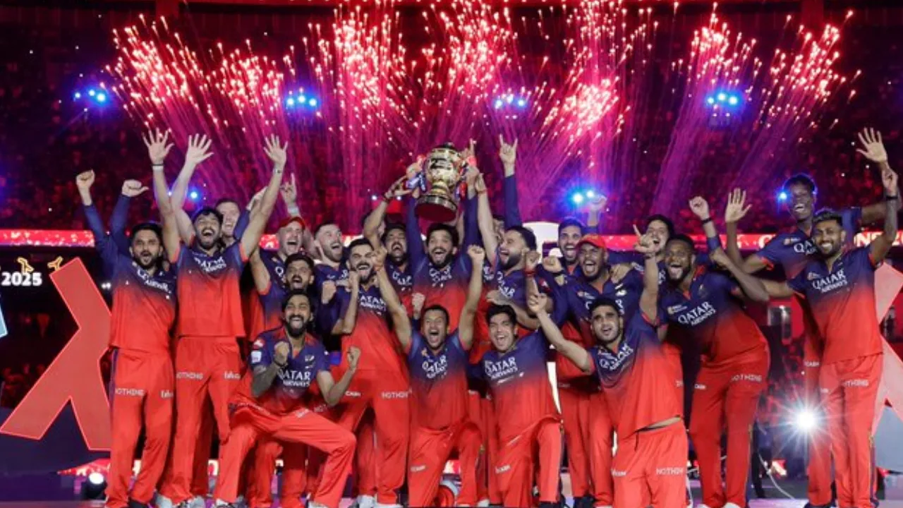 खत्म हुआ RCB के 18 सालों का इंतजार, भावुक हुए विराट कोहली,  बोले- 'आज बच्चे की तरह सोऊंगा', देखें फोटो