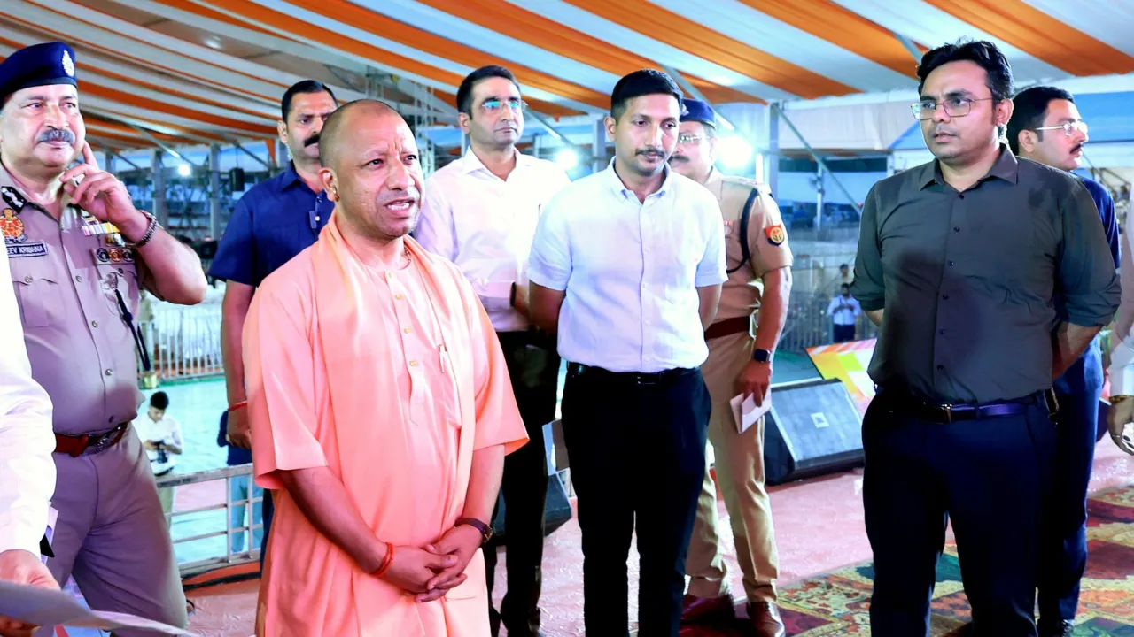 यूपी पुलिस को मिलेंगे 60,244 सिपाही, अमित शाह और सीएम योगी आज देंगे नियुक्ति पत्र-समारोह का नजारा देखें 