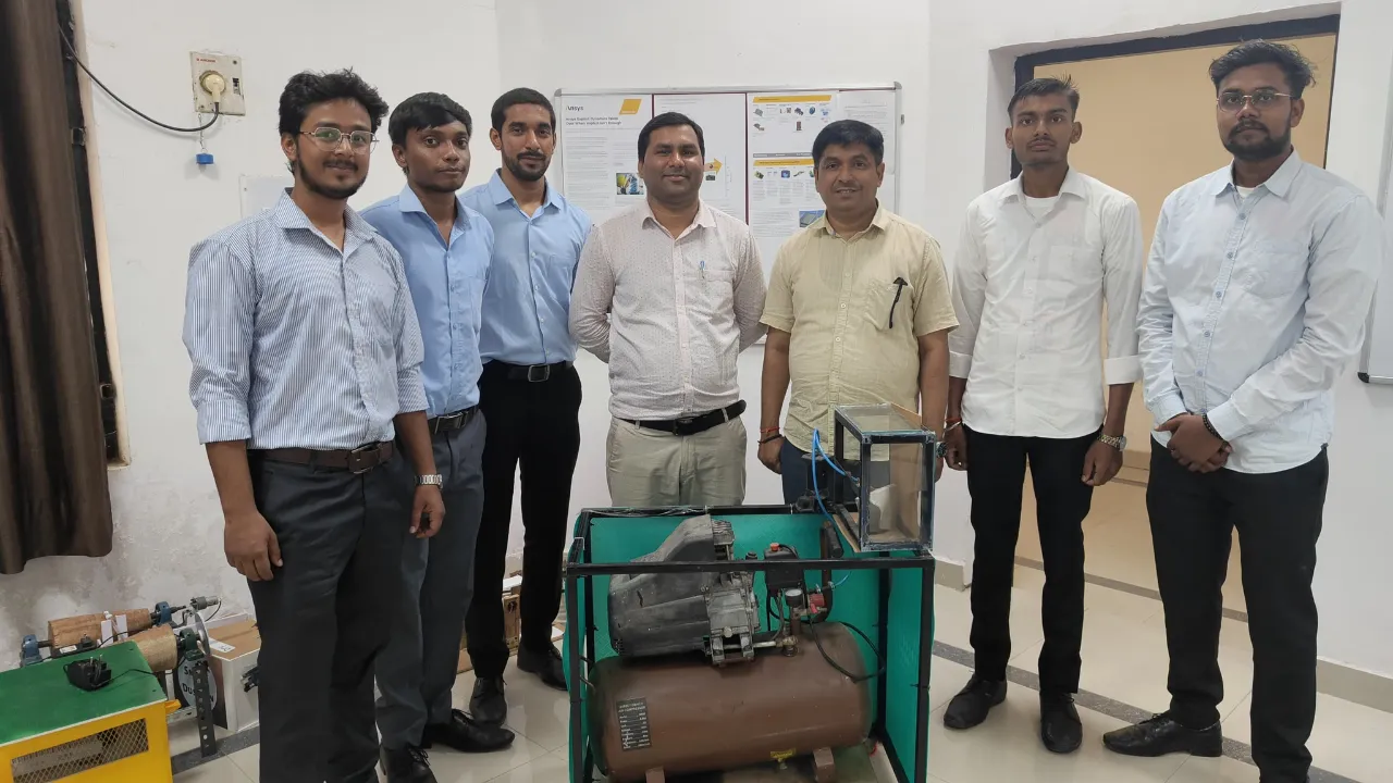 Lucknow University के छात्रों ने विकसित की अब्रासिव जेट मशीन, छात्रों की मेहनत लाई रंग