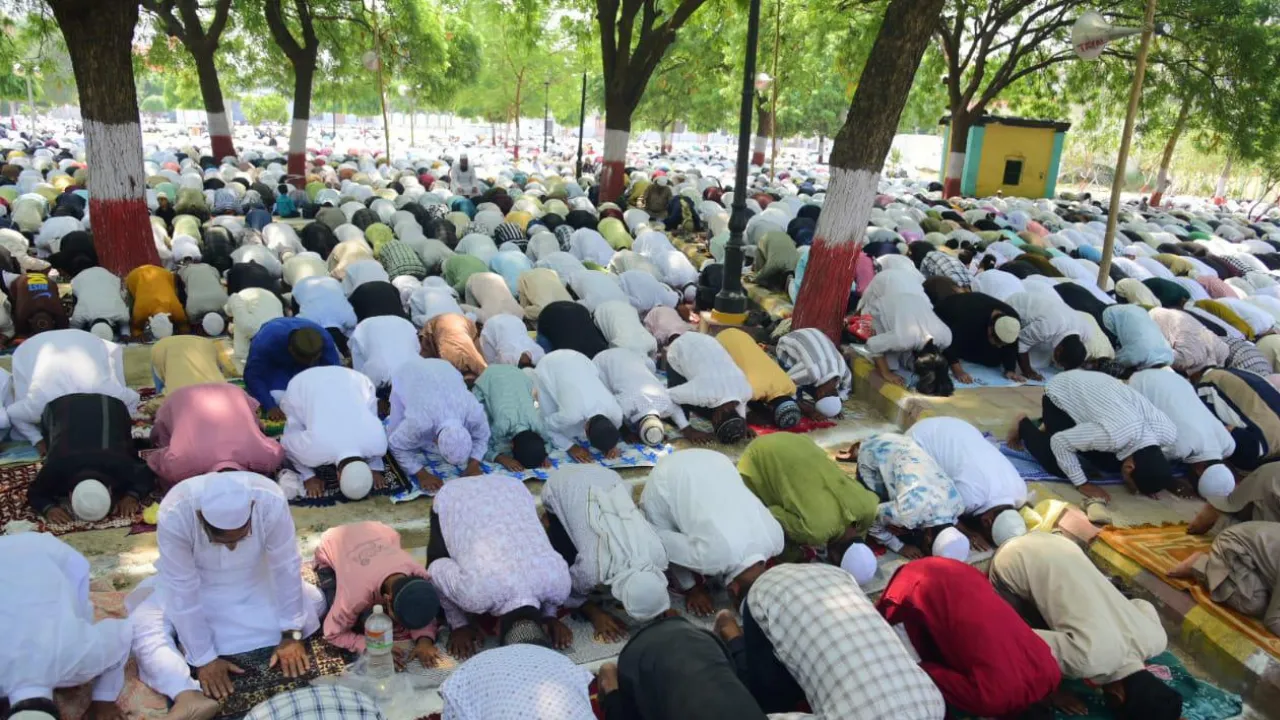 94 ईदगाह, 1210 मस्जिदों के आस पास सुरक्षा के कड़े इंतजाम, ड्रोन से की जाएगी निगरानी, सोशल मीडिया पर भी नजर