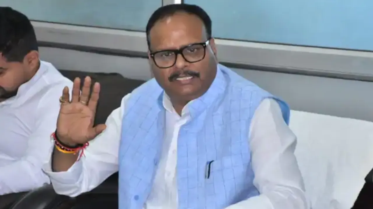 अलर्ट मोड पर स्वास्थ्स विभाग, उप मुख्यमंत्री बोले- अस्पतालों में दवाएं के साथ मरीजों की भर्ती और इमरजेंसी सेवाओं को करें पुख्ता 