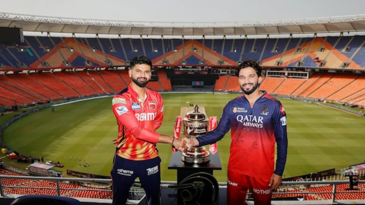 RCB vs PBKS Final: मौसम बन रहा चुनौती, रिजर्व डे और आज... दोनों दिन हुई बारिश तो किसके हाथ लगेगी IPL 2025 की ट्रॉफी, क्या कहता है BCCI का नियम