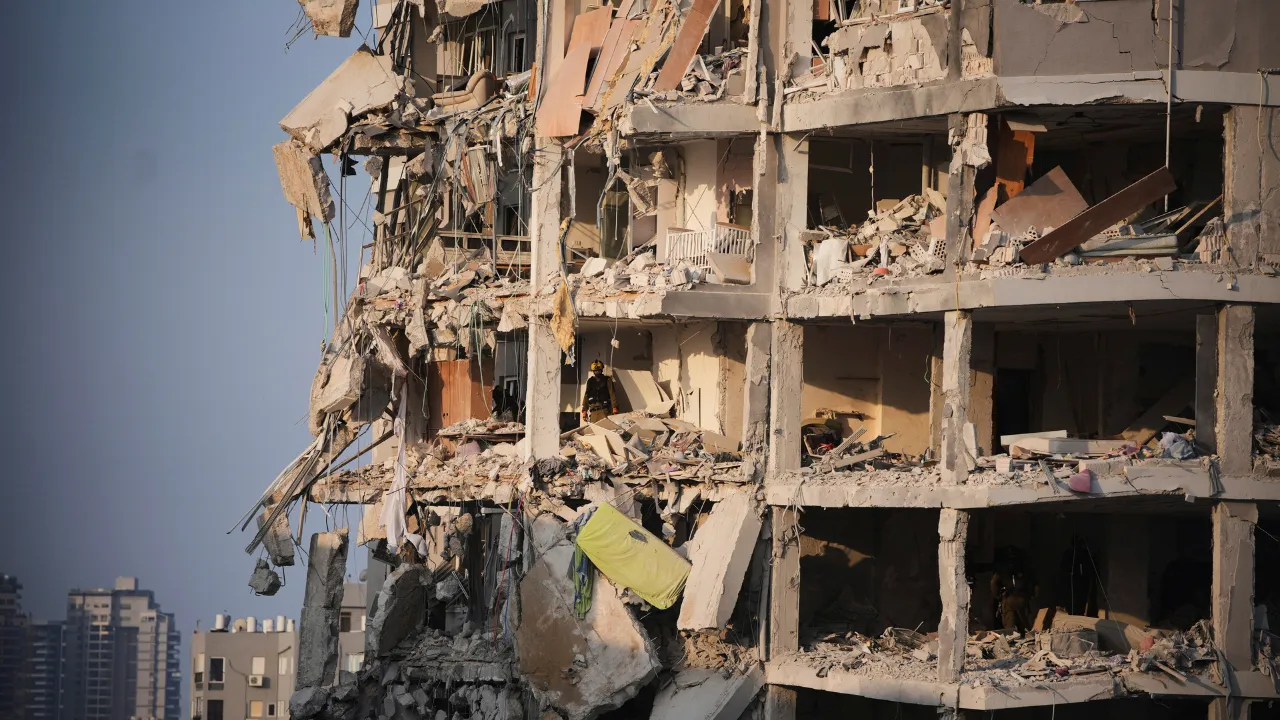 Israel-Iran War: ईरान पर इजरायली हवाई हमलों में 31 लोगों की मौत, कई घायल