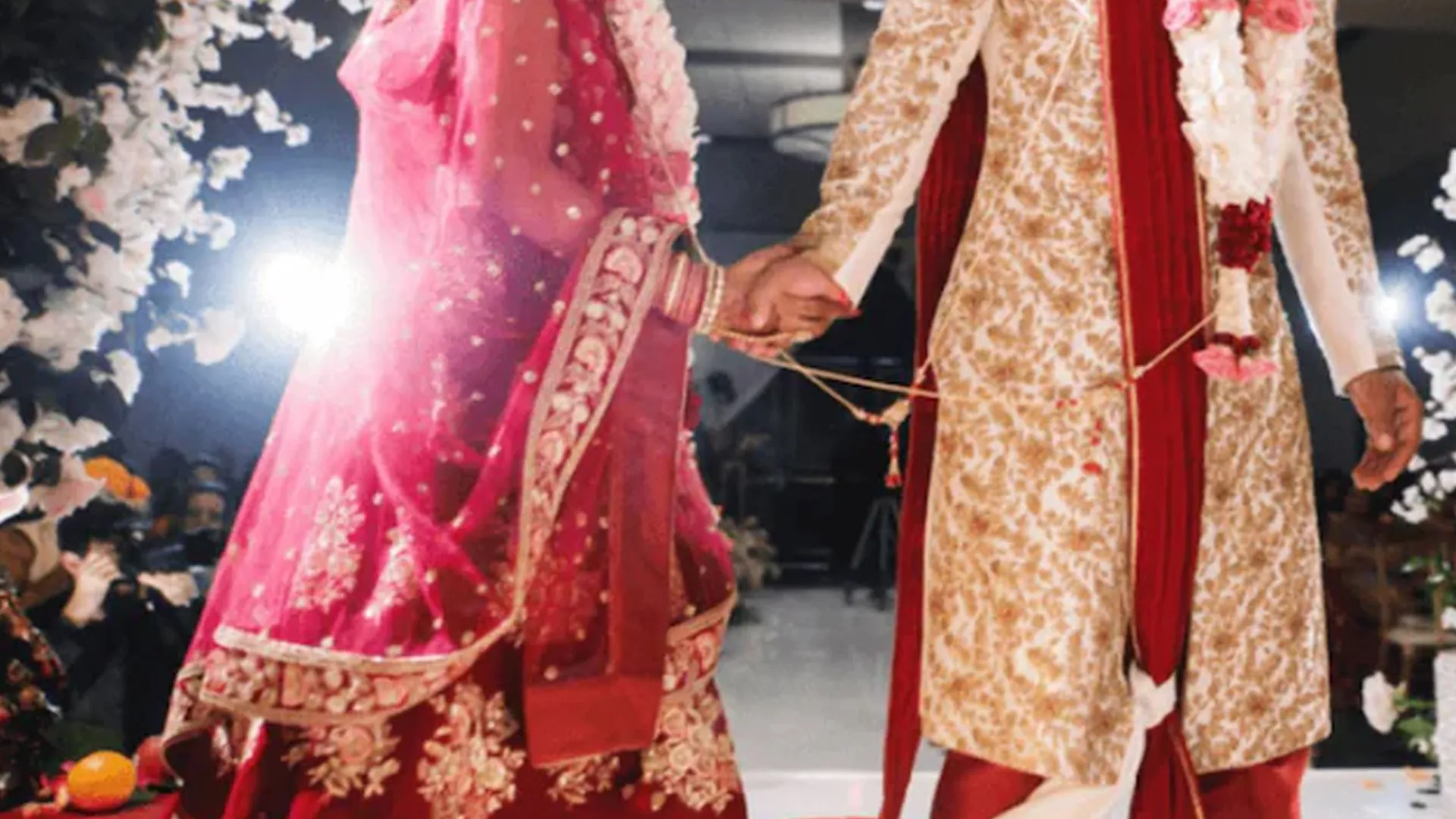 बदायूं: दुल्हन लाया युवक, तीन युवतियों ने दूल्हे को प्रेमी बताकर किया हंगामा