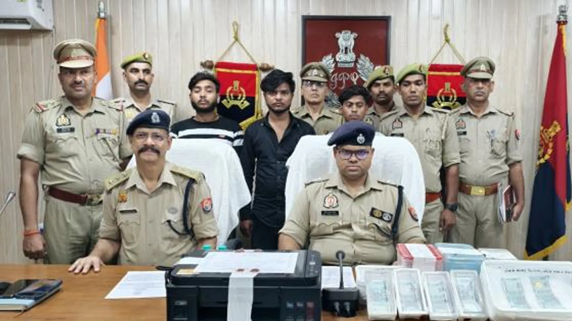 अमरोहा: पैथोलॉजी लैब में बनाते थे नकली नोट, ताकि किसी को न हो शक