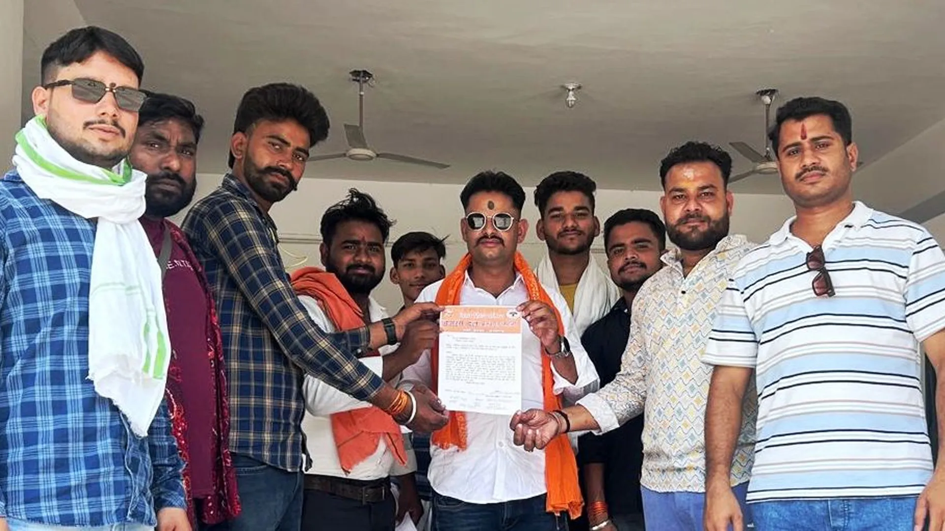 कासगंज : श्रद्धालुओं से मारपीट, लूट व युवतियों के अश्लील फोटो खींचने की घटना में हो कार्रवाई