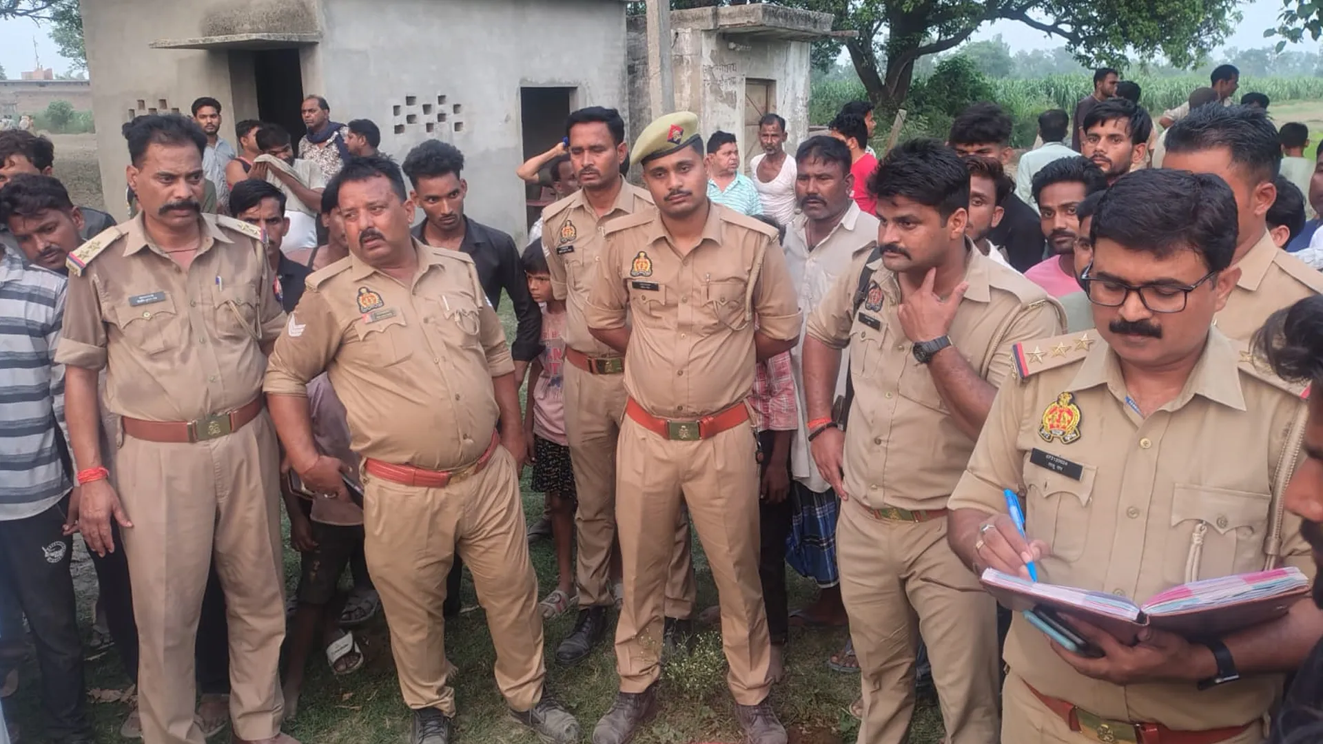 लखीमपुर खीरी : ट्यूबवेल पर पानी पी रहे युवक की करंट लगने से पानी के हौज में गिरकर मौत