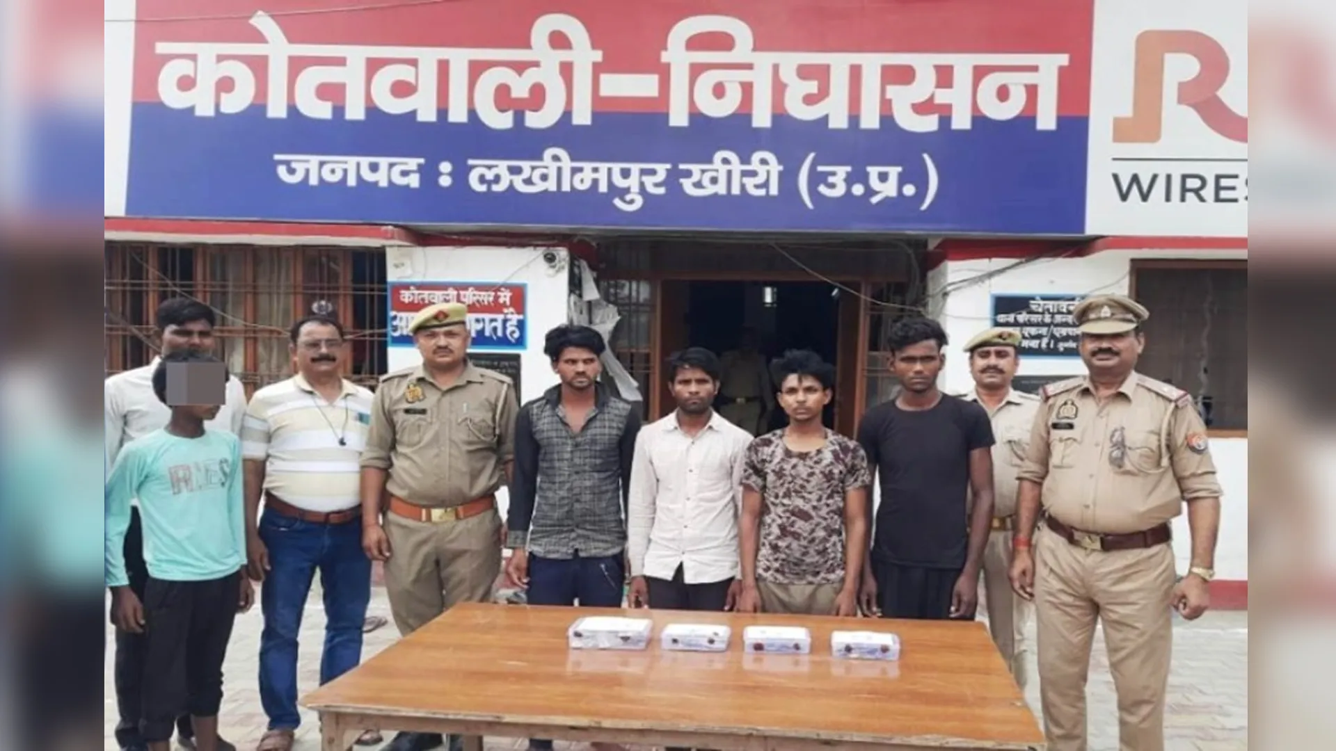 लखीमपुर खीरी : चार चोरियों का खुलासा, बाल अपचारी समेत पांच आरोपी गिरफ्तार