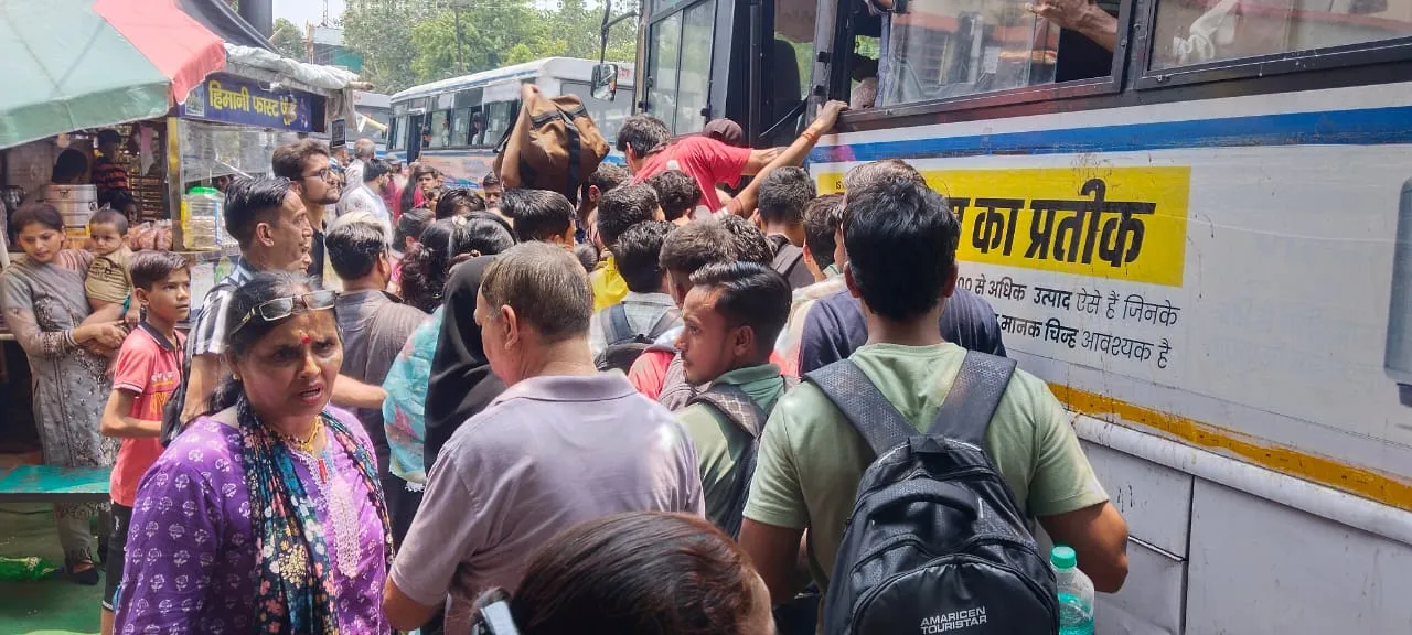 कैंची धाम व नैनीताल जाने को लेकर मारामारी, भेजनी पड़ी अतिरिक्त बसें