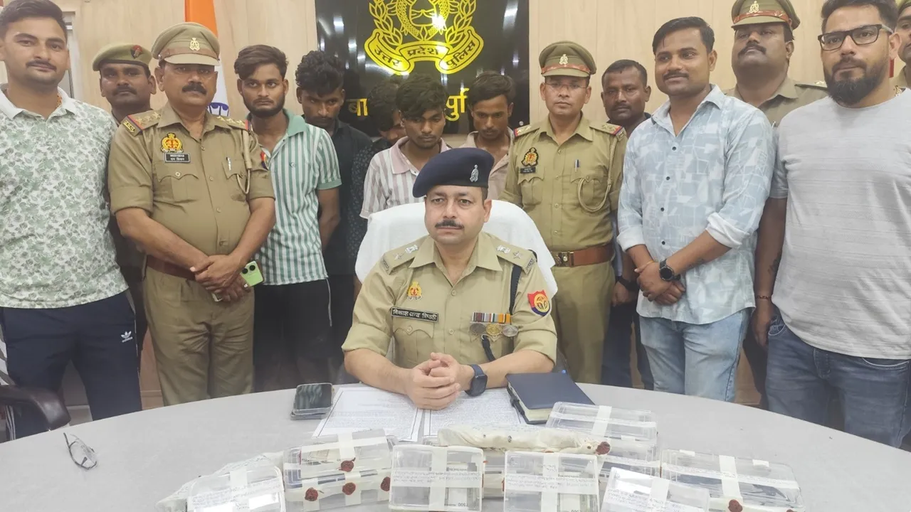 बाराबंकी पुलिस ने लूट की दो घटनाओं का किया खुलासा, लखनऊ के 5 शातिर गिरफ्तार