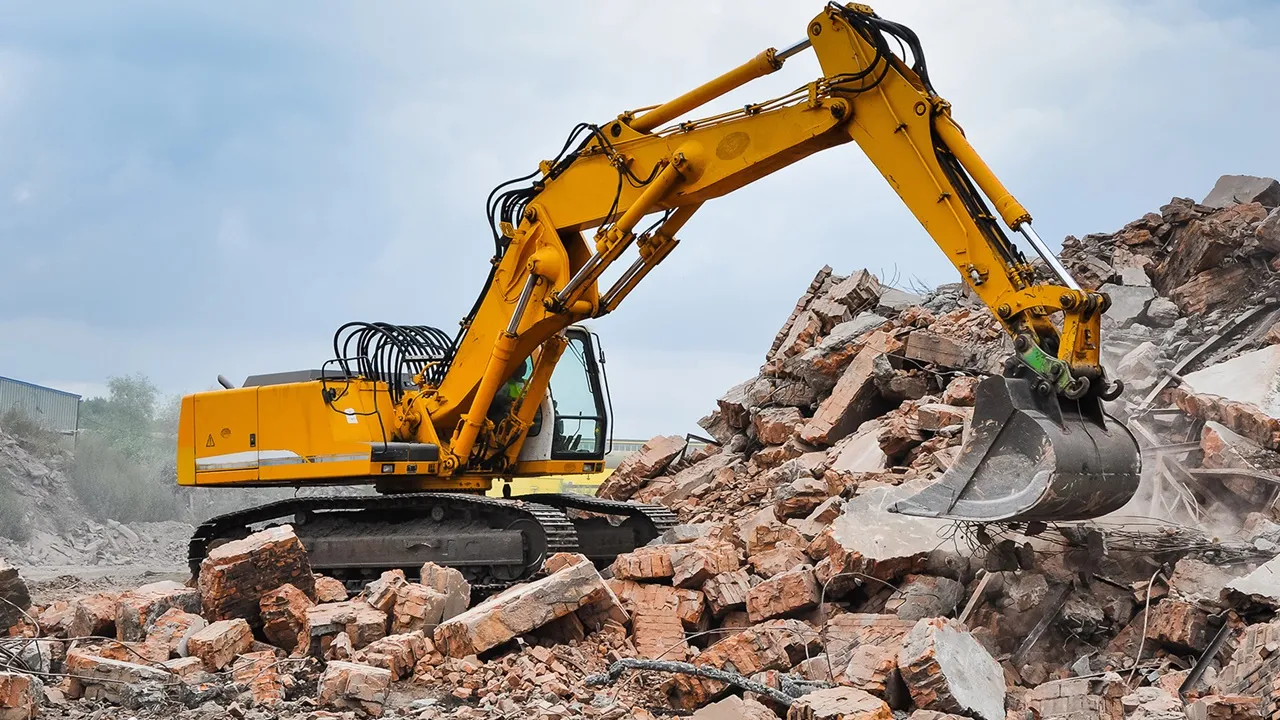 अरावली में ध्वस्तीकरण अभियान: अधिकारियों ने 10 फार्म हाउस और पांच अवैध निर्माण ढहाए 