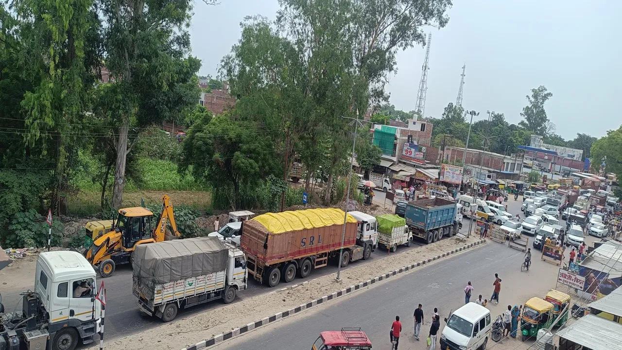 घाघरा पुल की मरम्मत से यातायात बाधित, तीन दिन तक रूट रहेगा डायवर्ट, भीषण जाम से परेशान लोग