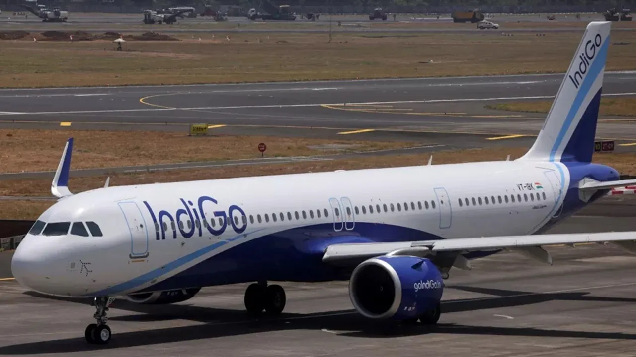  कोच्चि से दिल्ली आ रही इंडिगो विमान में बम की धमकी, नागपुर एयरपोर्ट पर कराई गई आपात लैंडिंग 