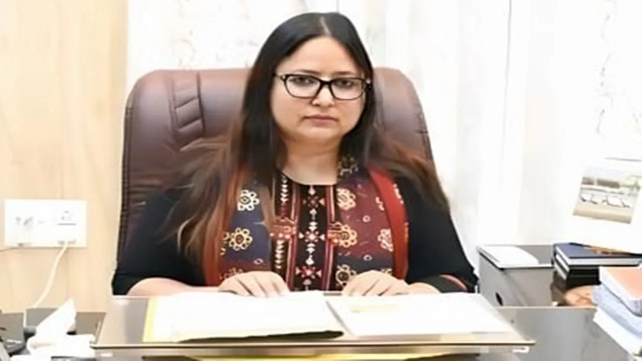 गोंडा: प्रधानमंत्री आवास योजना में गड़बड़ी पर प्रधान, सचिव व 15 लाभार्थियों के खिलाफ एफआईआर, डीएम ने की कार्रवाई