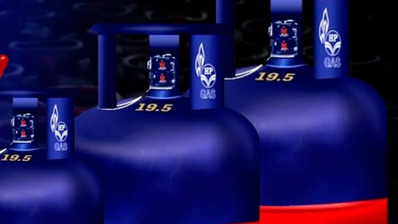 Good News: विमान ईंधन के दाम तीन प्रतिशत घटे, वाणिज्यिक सिलेंडर भी हुआ 24 रुपये सस्ता