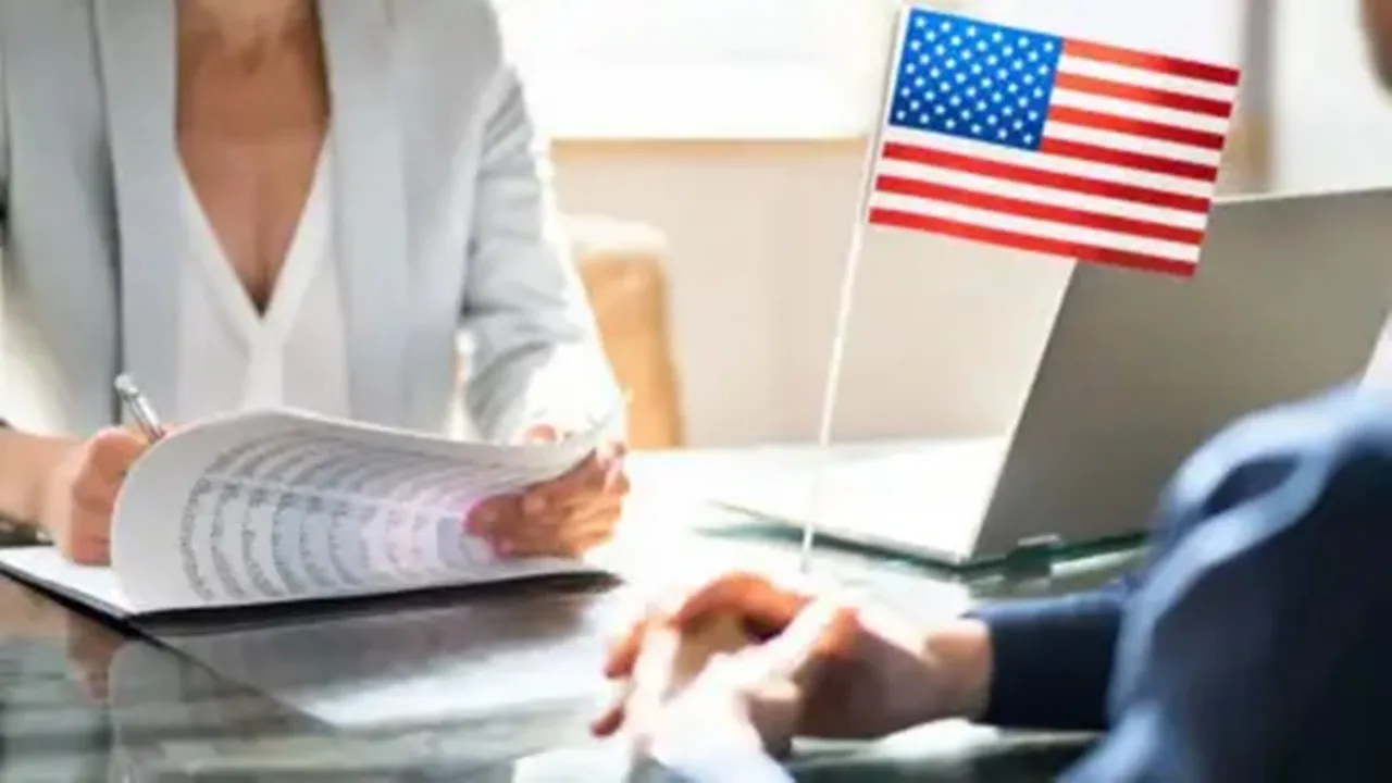 अमेरिका ने फिर शुरू की विदेशी छात्रों के लिए वीजा प्रक्रिया, सोशल मीडिया खाते ‘अनलॉक’ रखने होंगे