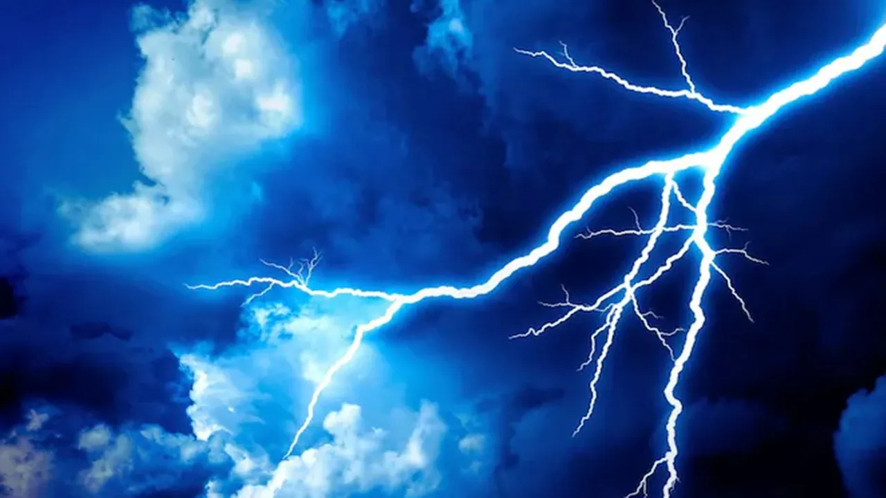 Kaushambi News: कौशांबी में आसमान से आफत बनकर गिरी आकाशीय बिजली, 4 मासूम बच्चों की मौत, कई घायल