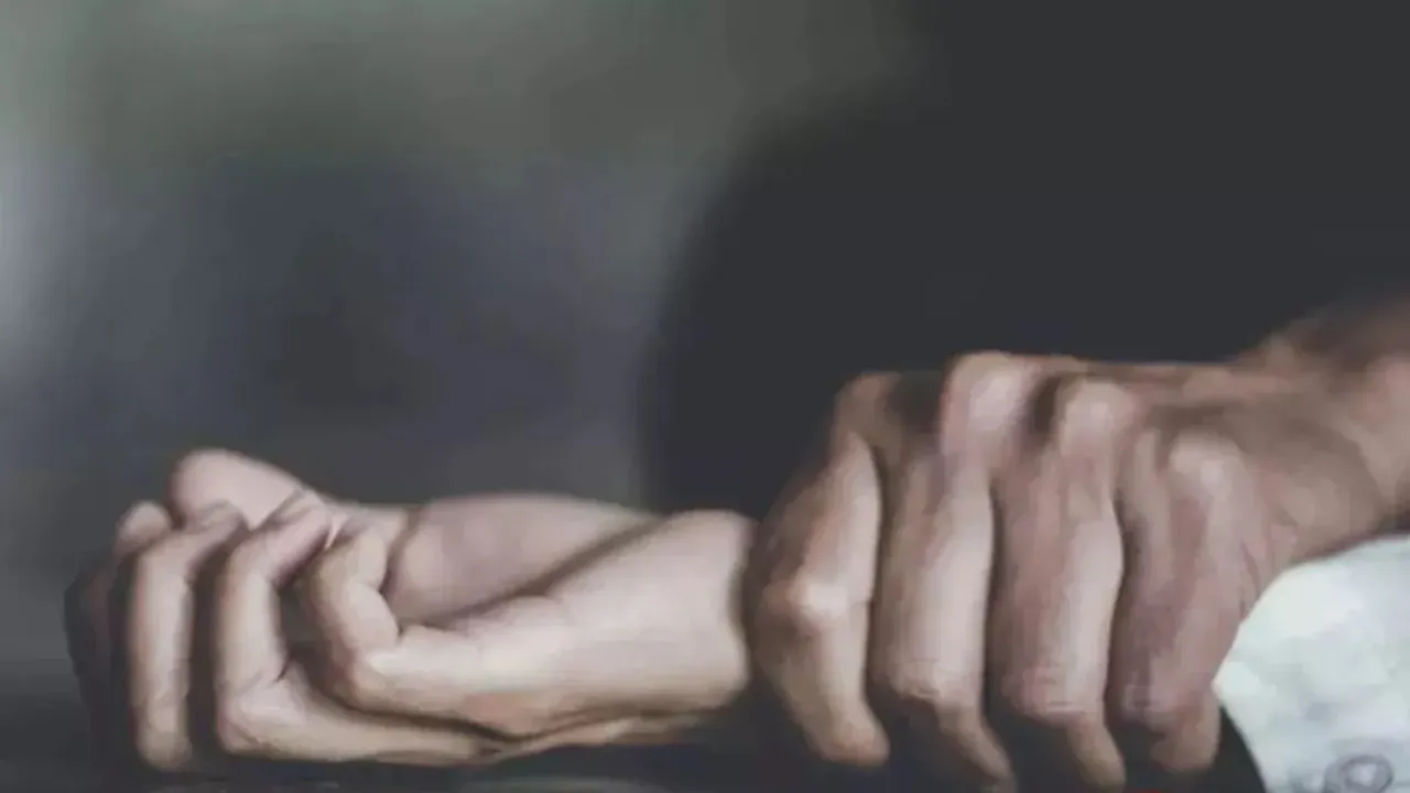 मेरठ मेडिकल कॉलेज में भर्ती 15 वर्षीया किशोरी से दरिंदगी, युवक ने बाथरूम में किया रेप, गिरफ्तार 