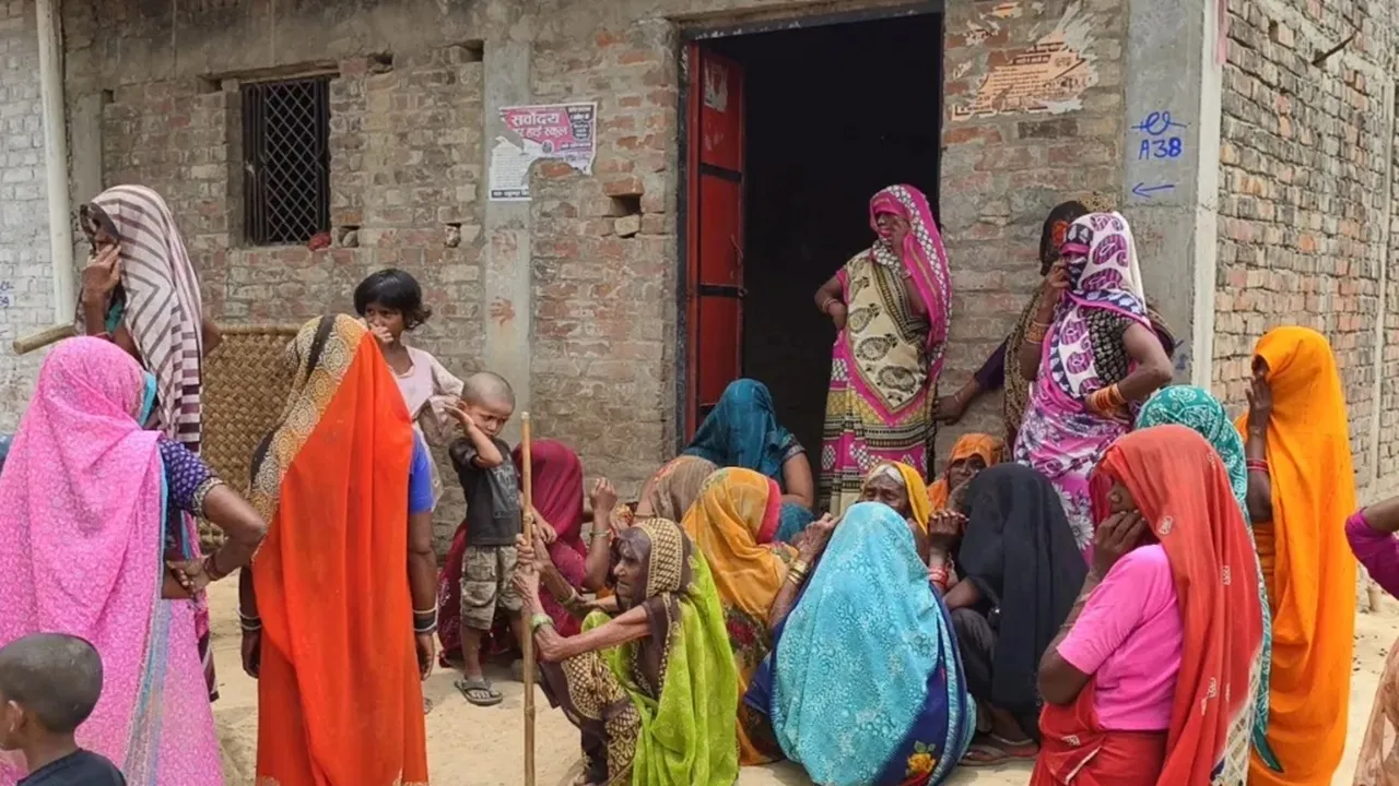 कौशांबी: कुल्हाड़ी से काट दी बहन की गर्दन, भूसा के ढेर में लाश छुपाकर हुआ फरार  