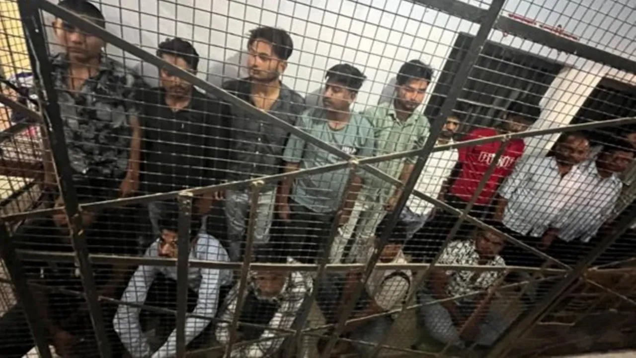 इटावा: हिंसक उपद्रव कांड में गगन यादव समेत 21 के खिलाफ मुकदमा दर्ज, 19 उपद्रवी गिरफ्तार, सपा ने उठाया सवाल