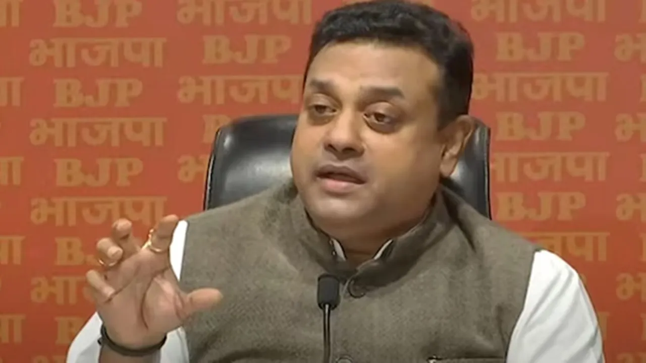  भाजपा का कांग्रेस पर पलटवार, कहा- इंदिरा गांधी ने बदला था, संविधान का मूल ढांचा