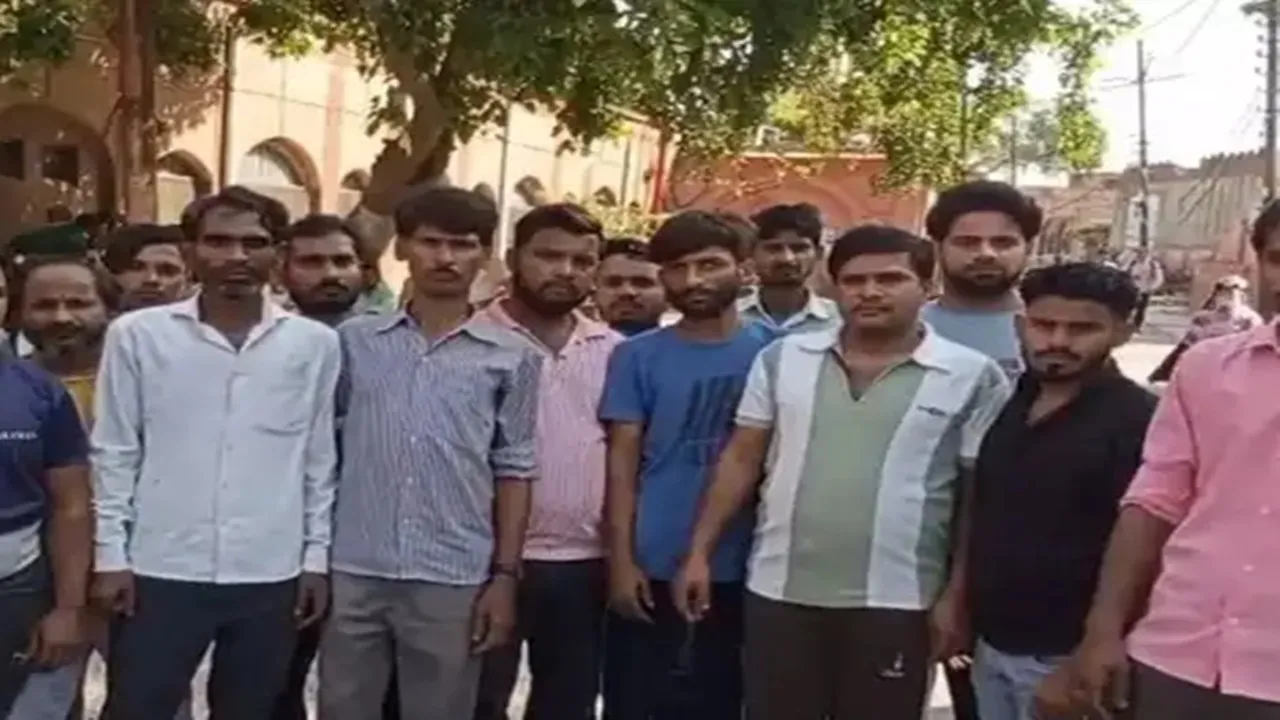 अलीगढ़ मीट फैक्ट्री हादसा: मजदूरों की मौत के मामले डीएम ने दिए जांच के आदेश