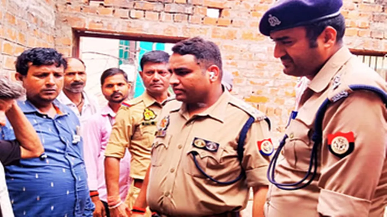 वाराणसी: कमरे में मिली पति की लाश, तीसरी पत्नी बेटी के साथ फरार, जांच में जुटी पुलिस