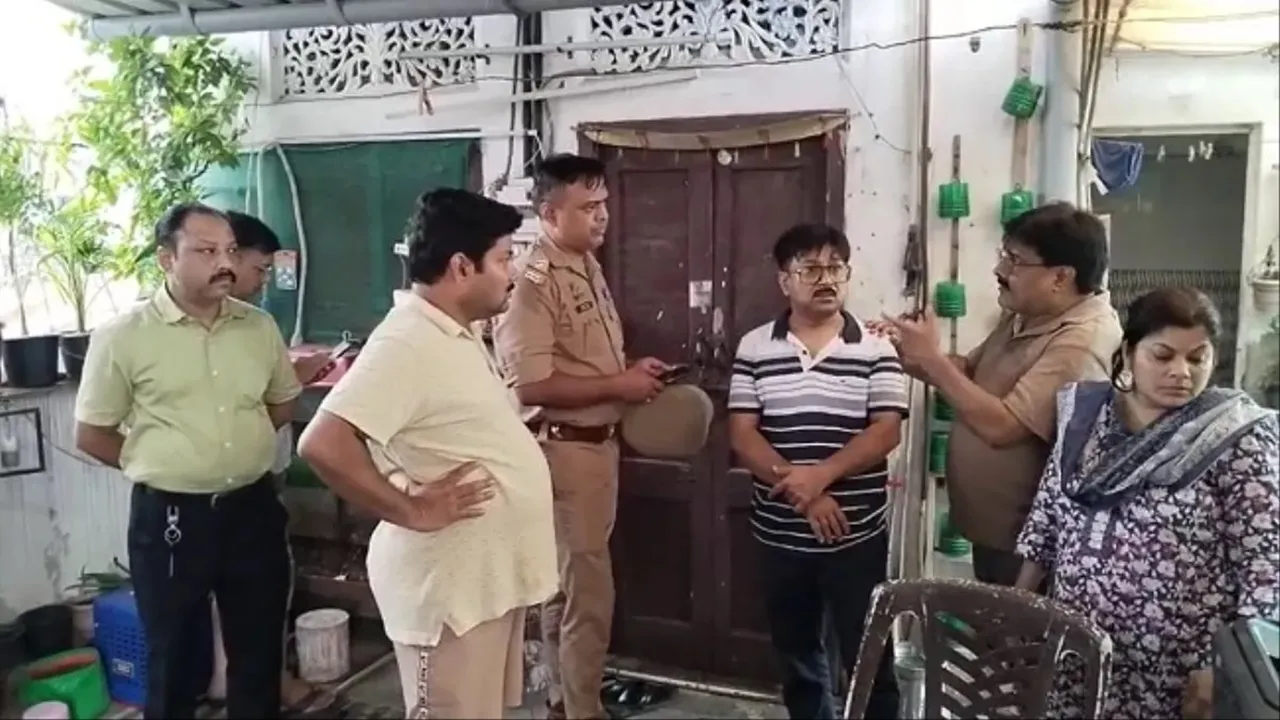 Lucknow News: कर्ज में डूबे व्यापारी ने उठाया खौफनाक कदम, पत्नी और बेटी संग जहर खा कर दी जान, परिजनों में कोहराम