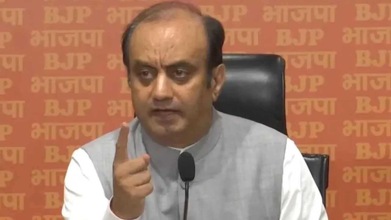  वक्फ कानून:  तेजस्वी के रुख पर BJP का पलटवार, ‘समाजवाद’ की आड़ में ‘नमाजवाद’ का लगाया आरोप 