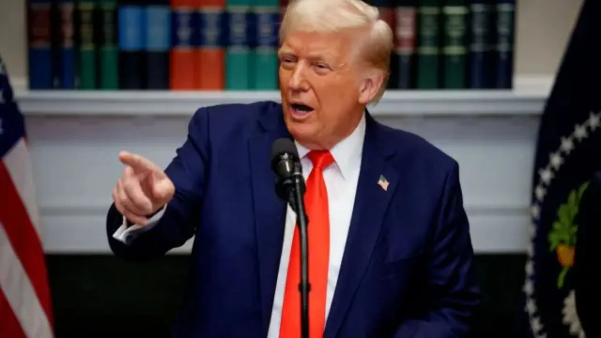 अमेरिकी ध्वज को जलाने पर होगी 1 साल जेल, लॉस एंजिलिस बवाल पर बोले राष्ट्रपति ट्रंप