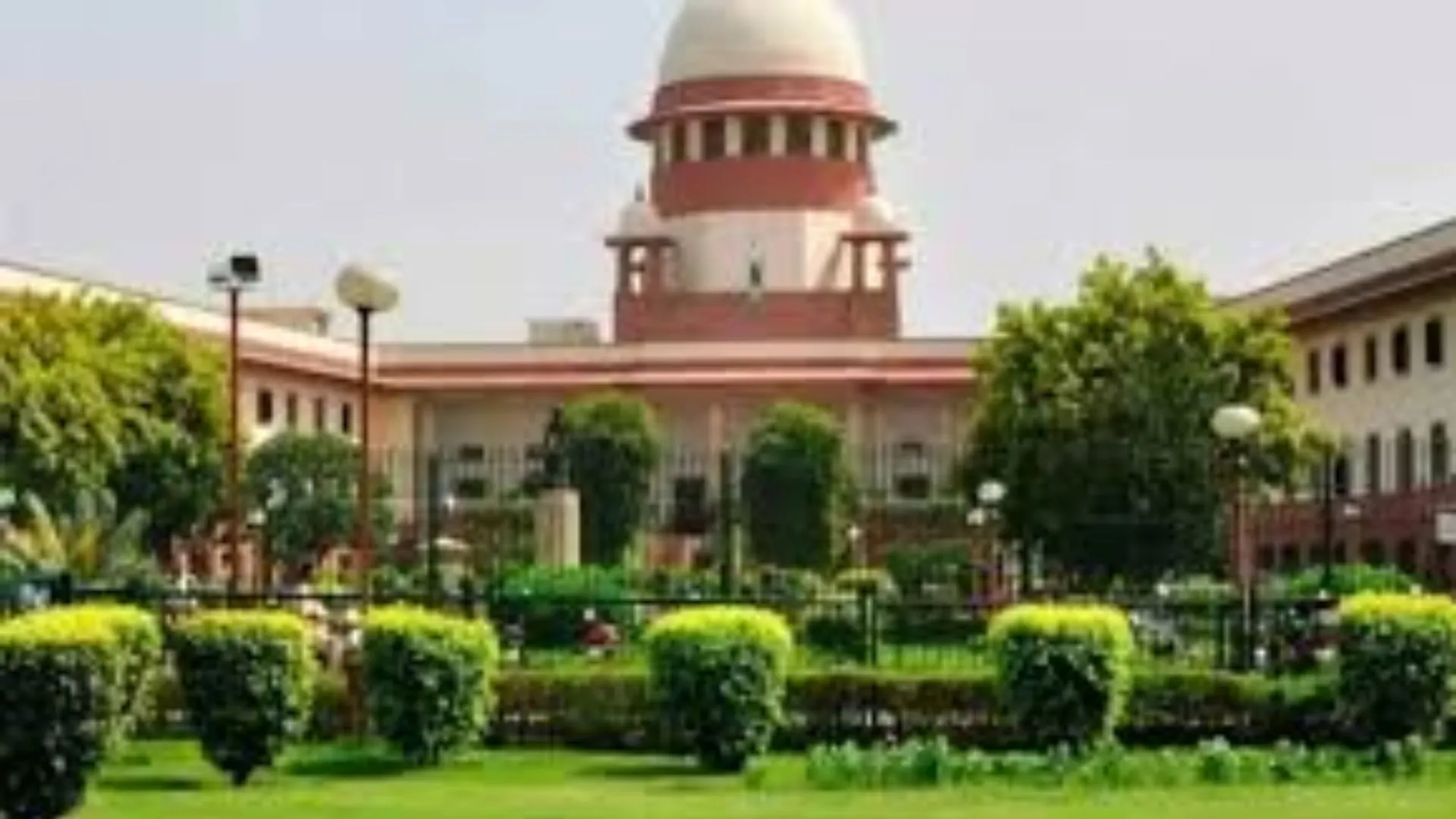 रेत माफिया की रिपोर्टिंग पर मारपीट, पत्रकारों की याचिका पर सुप्रीम कोर्ट करेगा सुनवाई  