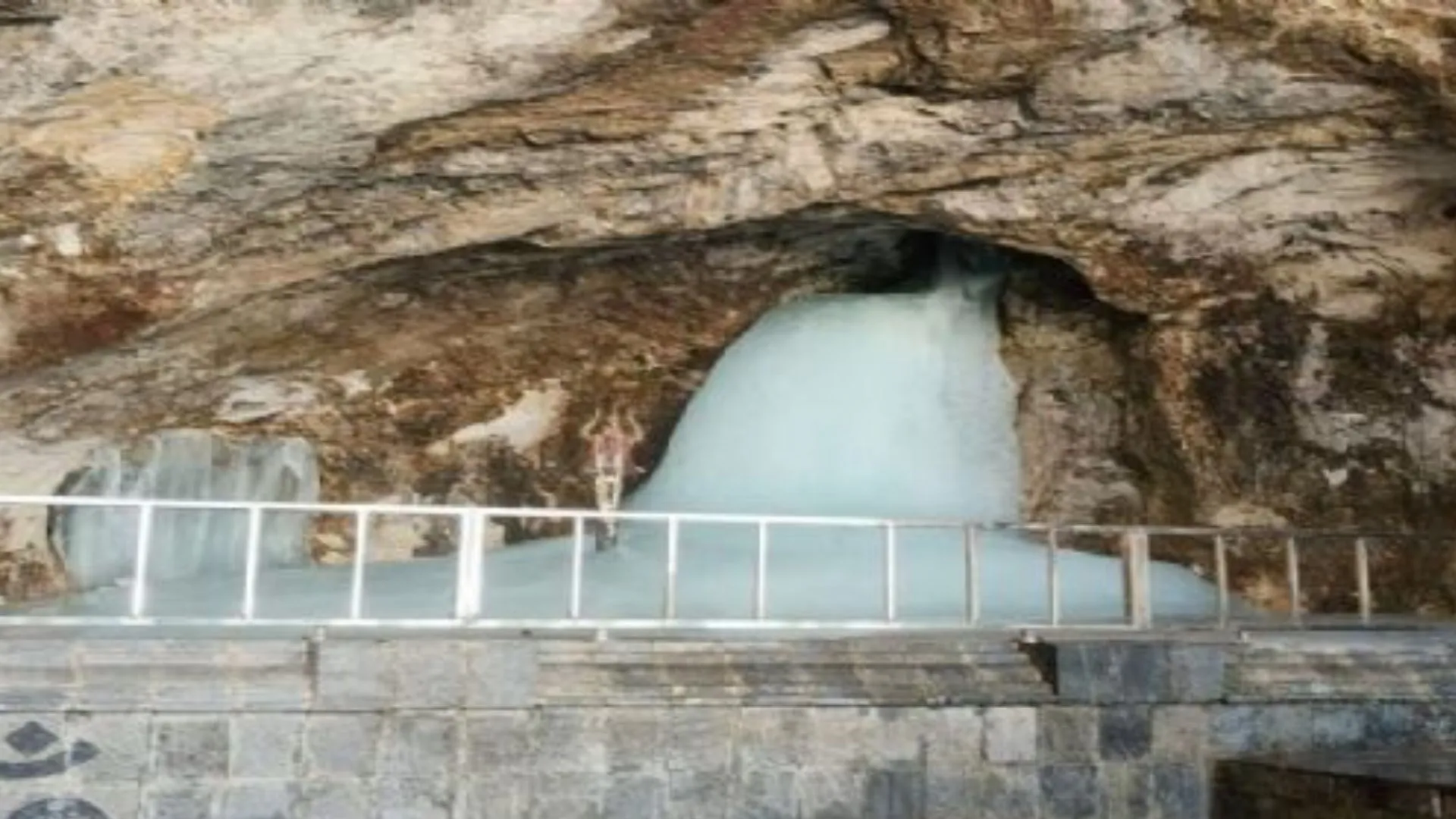 No Fly Zone : जम्मू कश्मीर सरकार का बड़ा फैसला, अमरनाथ यात्रा के पूरे मार्ग पर ड्रोन उड़ाने पर सख्त मनाही