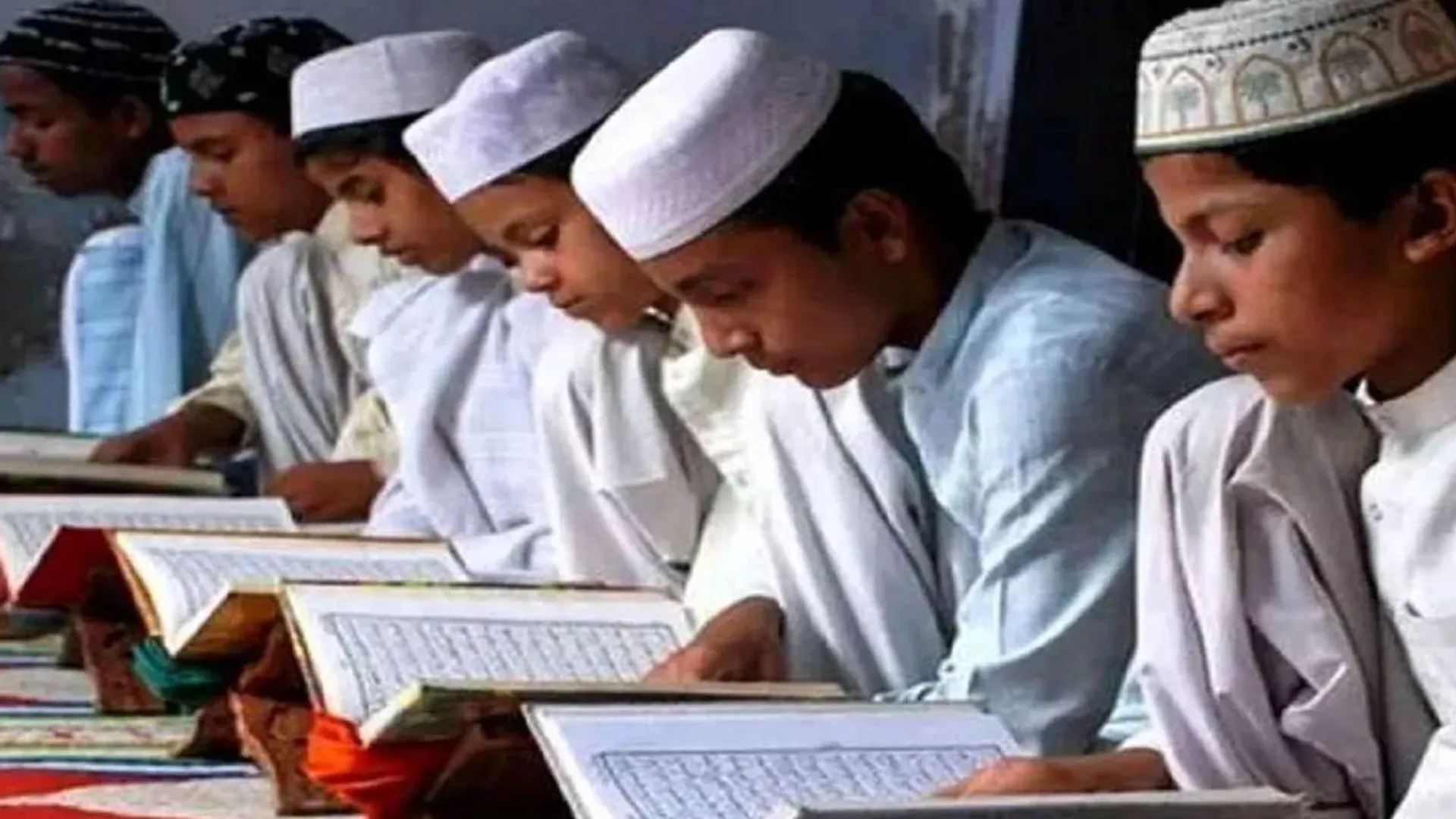  मदरसों के खिलाफ अभियान को मौलाना मदनी ने बताया गैर जरुरी, सम्मेलन में बोले - नफरत फैला रही भाजपा 