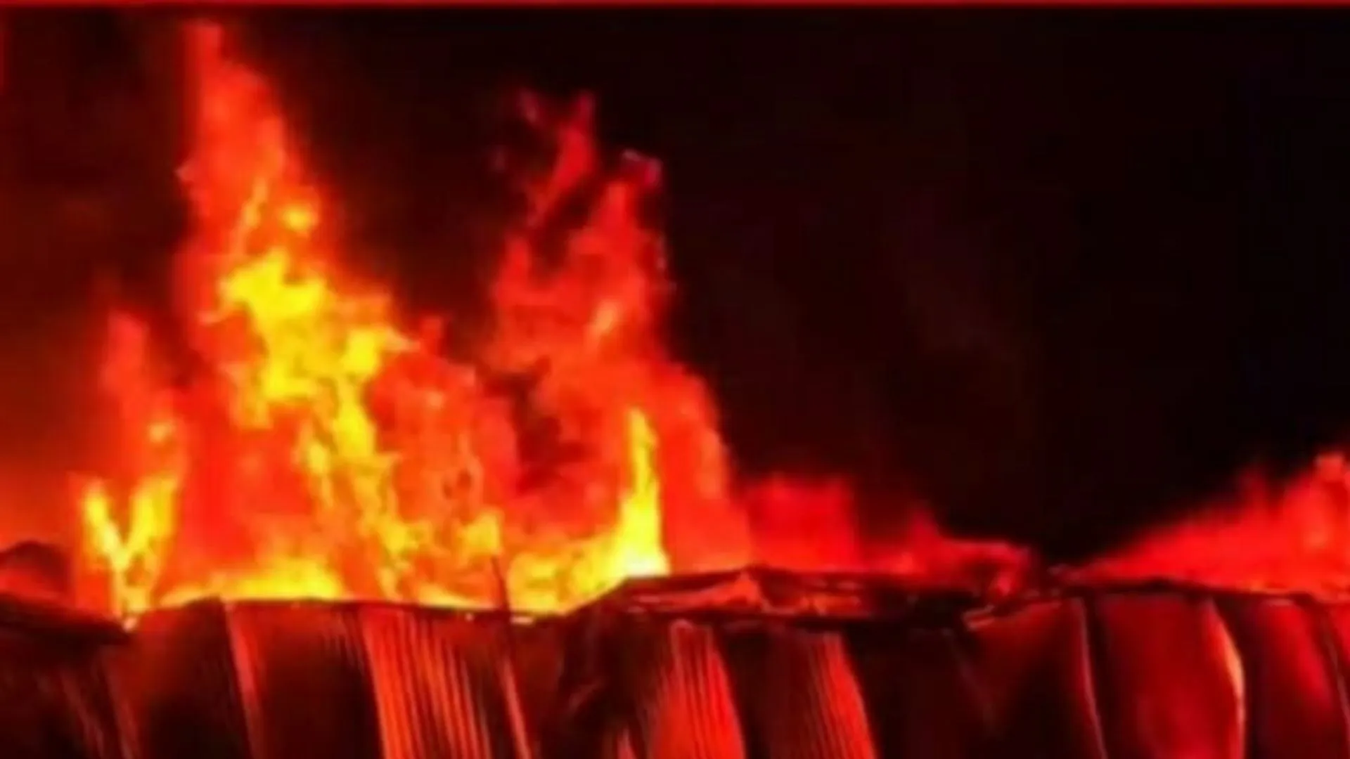 हरदोई : साड़ी की दुकान में शार्ट सर्किट से लगी आग, 60 लाख का सामान हुआ राख, 3 घंटे जूझती रहीं दमकल की 4 गाड़ियां