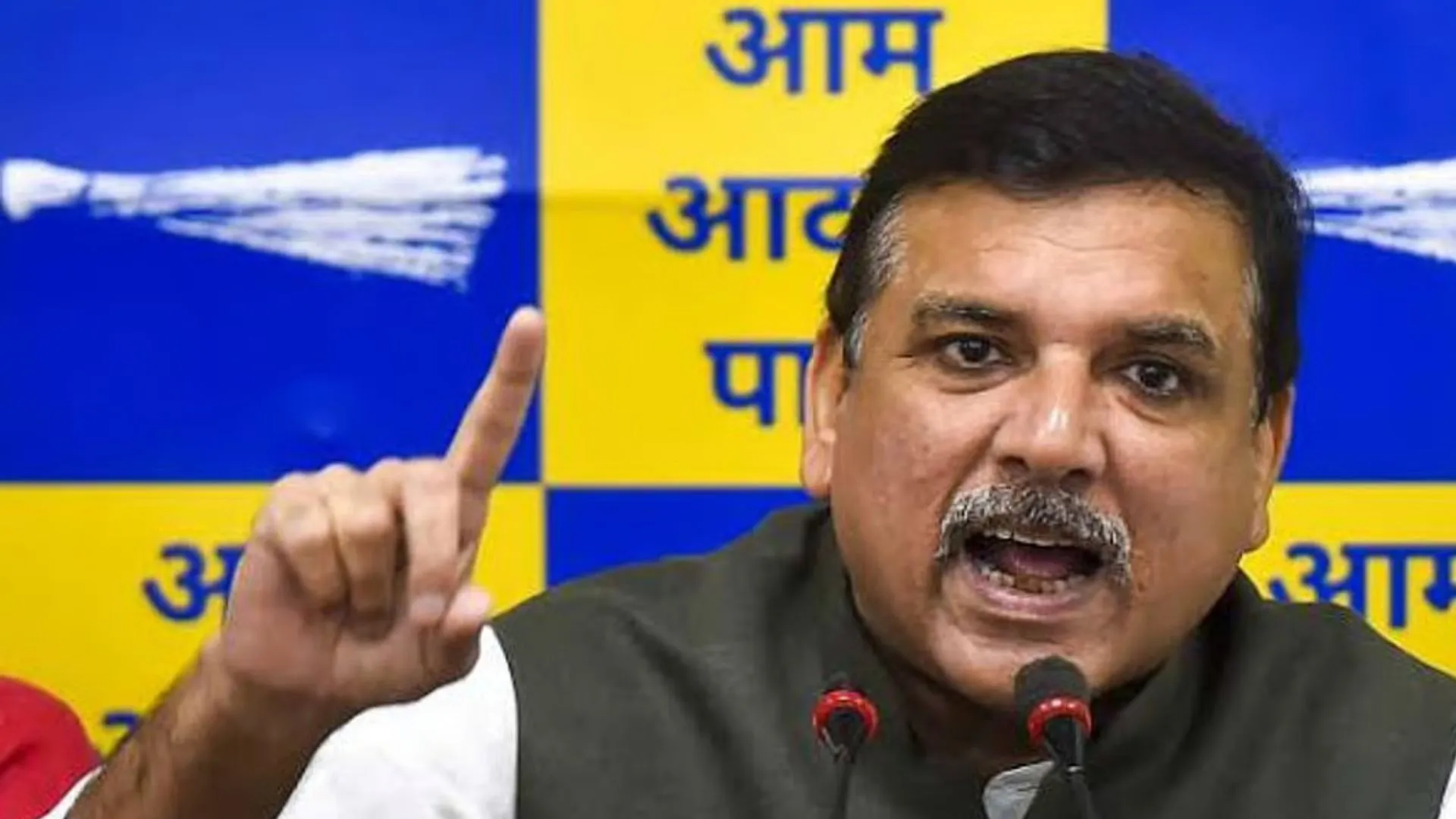 PM ने खुद कहा, ‘ऑपरेशन सिंदूर’ जारी...केंद्र सरकार पर बरसे आप सांसद, कहा- अमेरिकी दबाव के चलते सीजफायर 