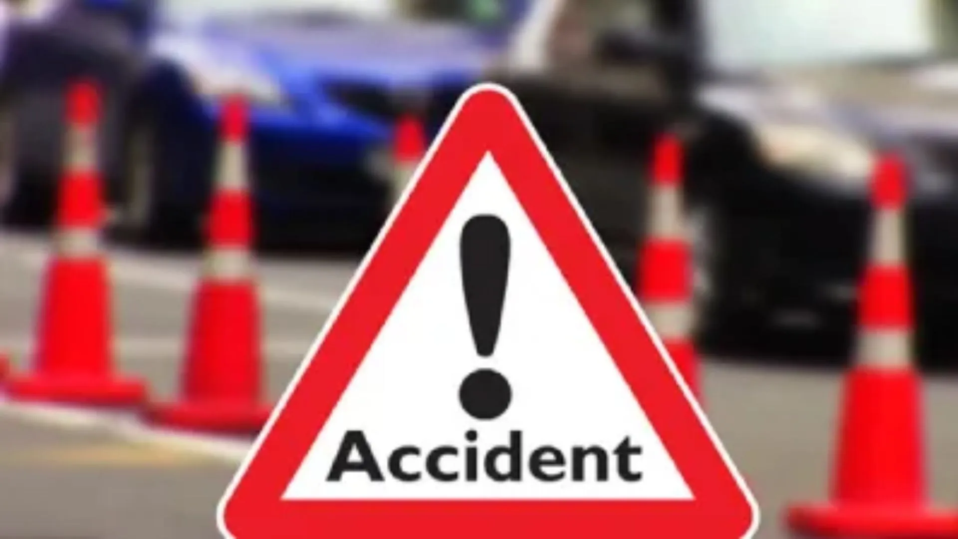 मुजफ्फरनगर : सड़क किनारे जूस पी रहे लोगों पर रेत से लदा ट्रक पलटा, 1 की मौत, 7 लोग घायल 